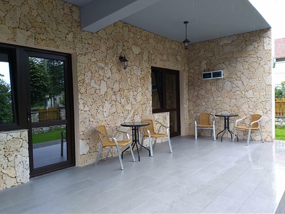 Casa Roka Apartment Eselnita Exterior photo